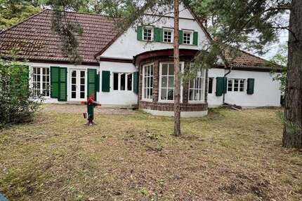 Haus Colbitz - 10 Zimmer, 424 m&sup2;, 399.000&euro; | Angebot:25489008