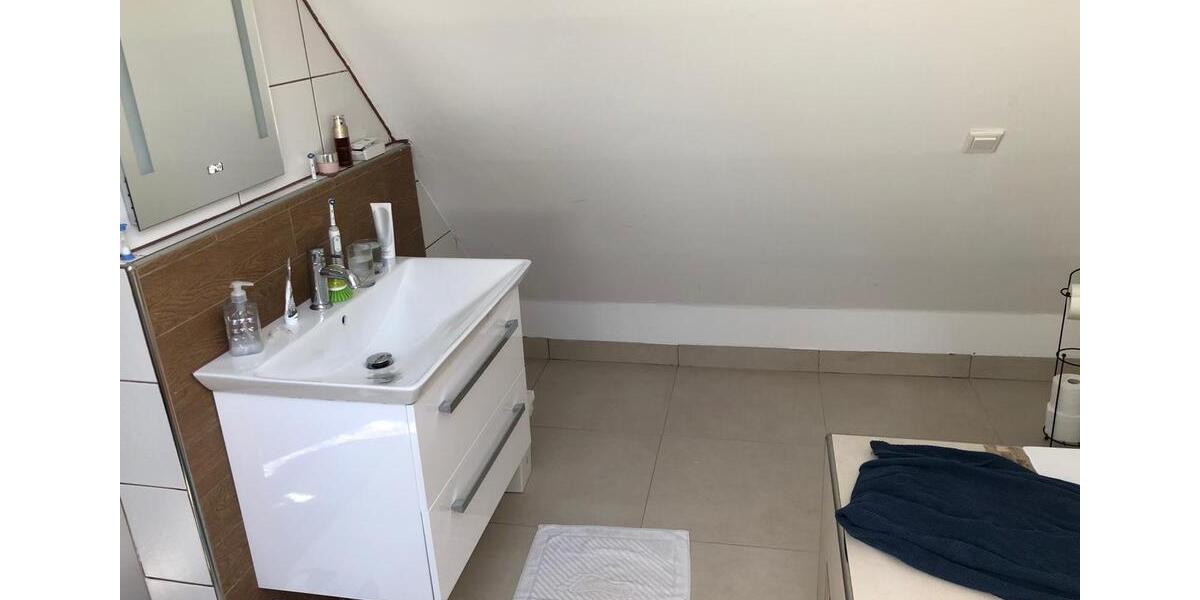 Einfamilienhaus Düsseldorf Stadtbezirk 5 - 6 Zimmer, 250 m&sup2;, 2.800&euro; | Angebot:24851125