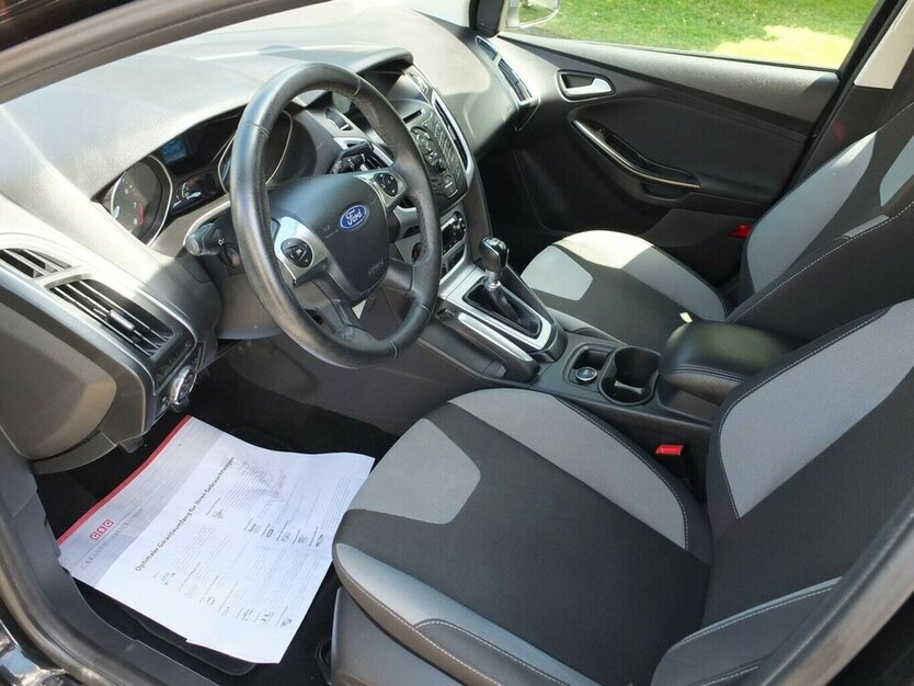 Ford Focus CHAMPIONS EDITION 5-TÜRIG orig.53.215 km ! 53.215 km 8.404 € Köln 50858