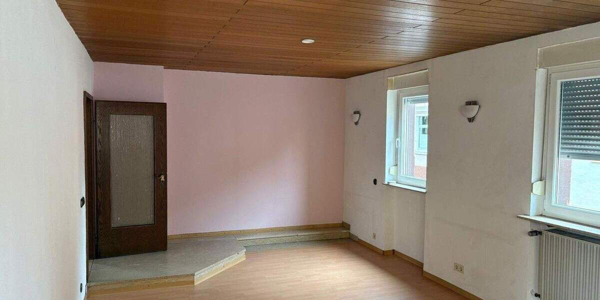 Mehrfamilienhaus, Wohnhaus Ludwigshafen Rheingönheim - 8 Zimmer, 206 m&sup2;, 550.000&euro; | Angebot:25717517