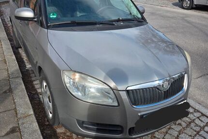Skoda Roomster 103.000 km 2.500 &euro; München 81737