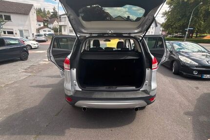 Ford Kuga 148.000 km 10.500 &euro; Erbach 64711