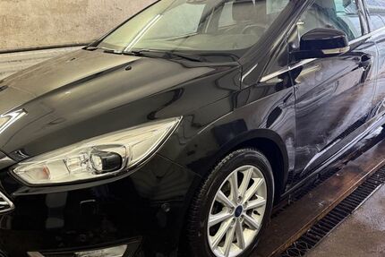 Ford Focus 152.000 km 5.900 € Fellbach 70736
