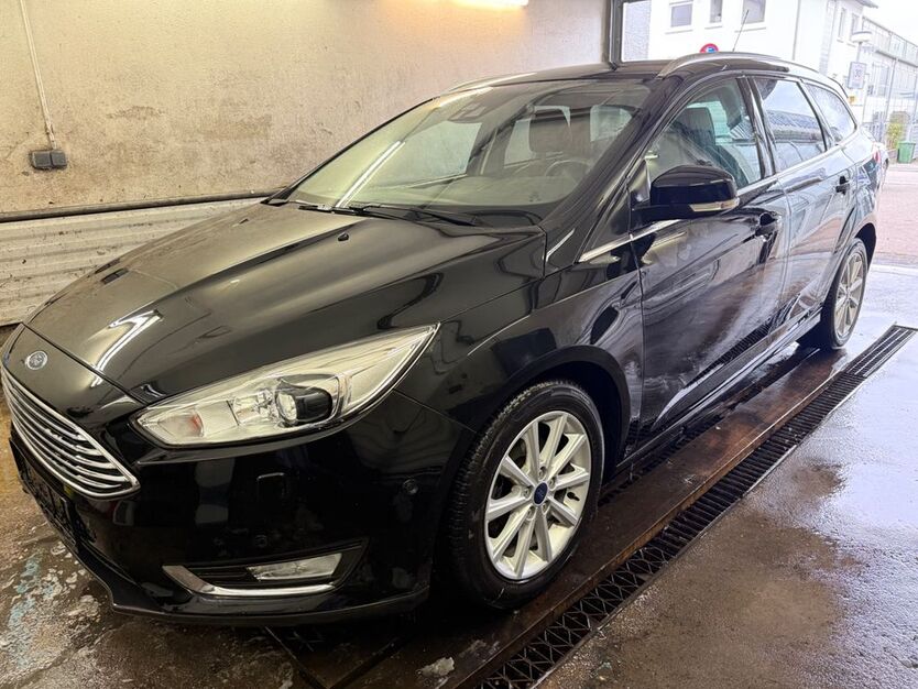 Ford Focus 152.000 km 5.900 € Fellbach 70736