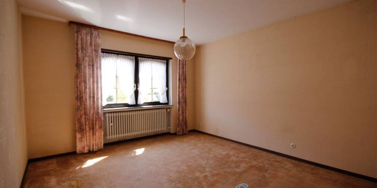 Mehrfamilienhaus, Wohnhaus Püttlingen - 6 Zimmer, 265.000&euro; | Angebot:26376561