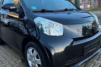 Toyota iQ 99.000 km 4.699 &euro; Berlin 13086