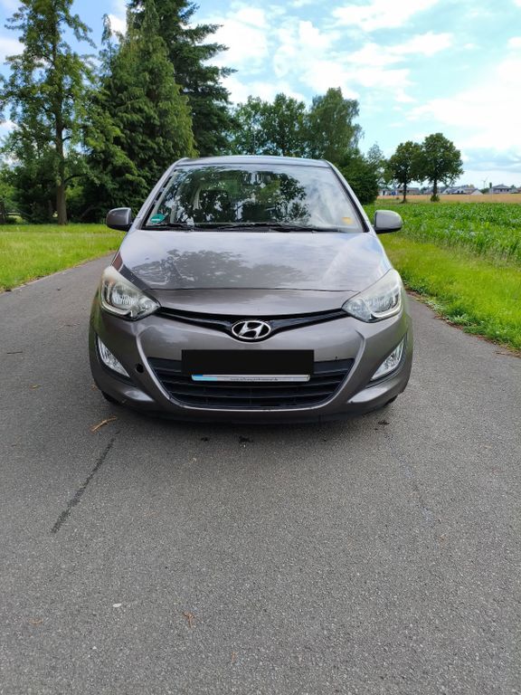 i20
