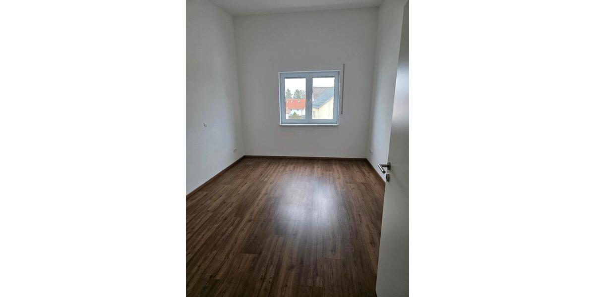 Dachgeschoßwohnung Essenbach - 2 Zimmer, 58 m&sup2;, 1.090&euro; | Angebot:25590771