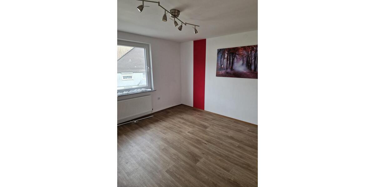 Etagenwohnung Lennestadt - 4 Zimmer, 100 m&sup2;, 700&euro; | Angebot:26317760