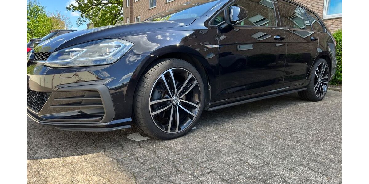 VW Golf 114.000 km 22.999 &euro; bielefeld 33719