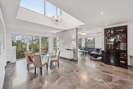 Haus Nidderau - 9 Zimmer, 275 m&sup2;, 1.195.000&euro; | Angebot:25477716