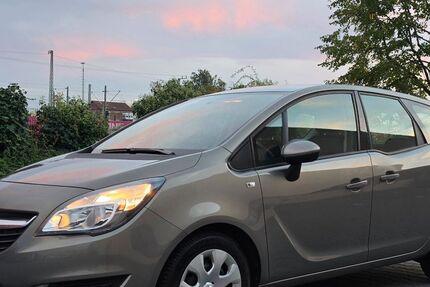 Opel Meriva 63.000 km 5.990 &euro; Frankfurt am Main 65929