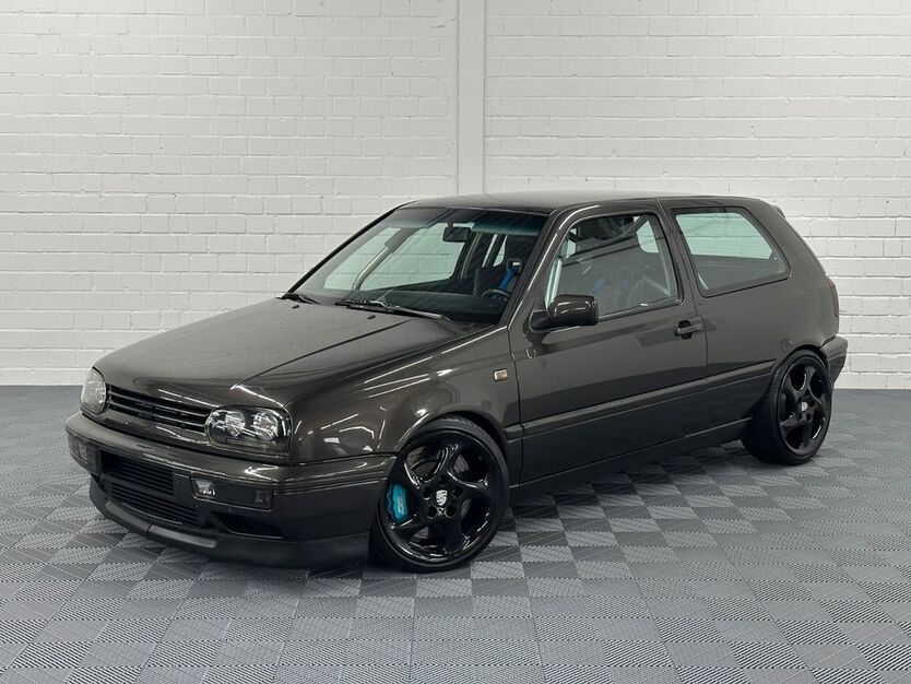 VW Golf 30.520 km 23.900 € Aschaffenburg 63743