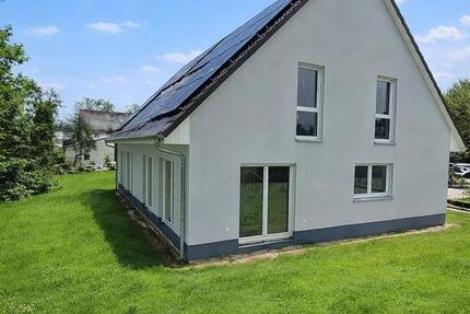 Haus Burgwedel - 4 Zimmer, 115 m&sup2;, 1.380&euro; | Angebot:25079842