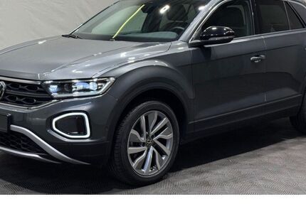 VW T-Roc 8.203 km 32.980 € Bad Düben 04849