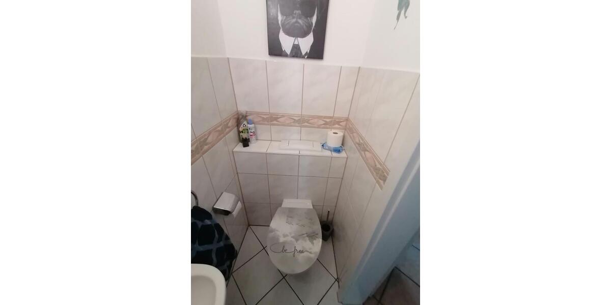 Ruhige, hochwertige 2-Zi.-Whg. in Südlage, 2 Balkone + Stellplatz 2 zimmer