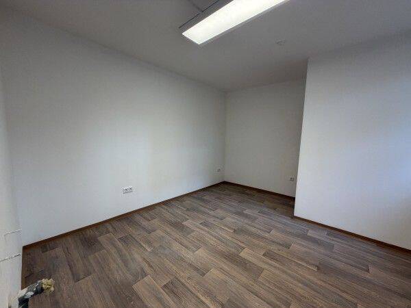 Gewerbeobjekt Lauf - 3 Zimmer, 780&euro; | Angebot:25748005