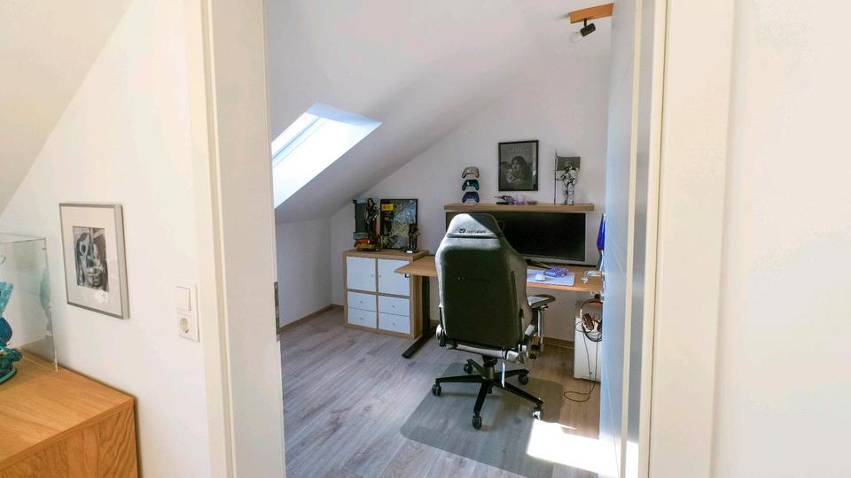 Dachgeschoßwohnung Villingen-Schwenningen Schwenningen - 3 Zimmer, 65 m&sup2;, 185.000&euro; | Angebot:26846059