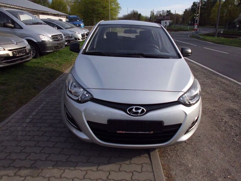 i20