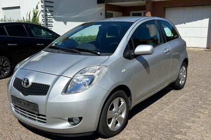 Toyota Yaris 174.500 km 2.800 &euro; Porta Westfalica 32457