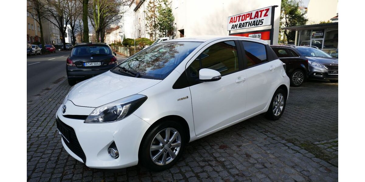 Toyota Yaris 108.000 km 9.499 &euro; Berlin-Tempelhof 12105