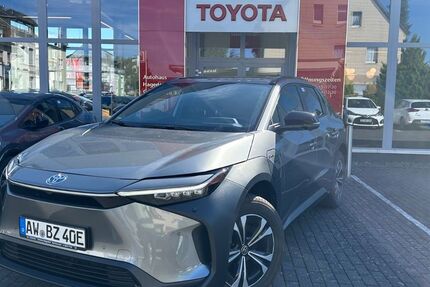 Toyota bZ4X 5.000 km 38.800 € Bad Neuenahr 53474
