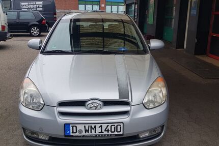 Hyundai Accent 110.100 km 2.799 &euro; Düsseldorf 40231