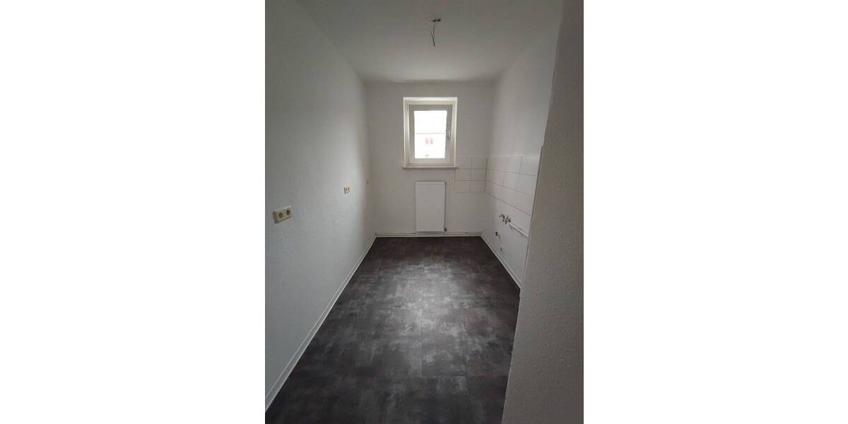 Etagenwohnung Merseburg Kötzschen - 3 Zimmer, 58 m&sup2;, 379&euro; | Angebot:26879186