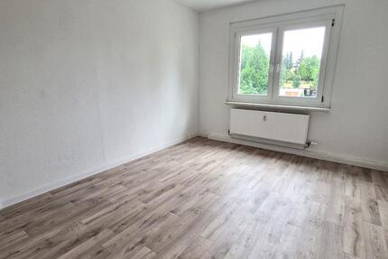 ***2 NKM frei zum Einzug geschenkt*** 4-Zimmer-Wohnung im 2. Obergeschoss zu vermieten 4 zimmer