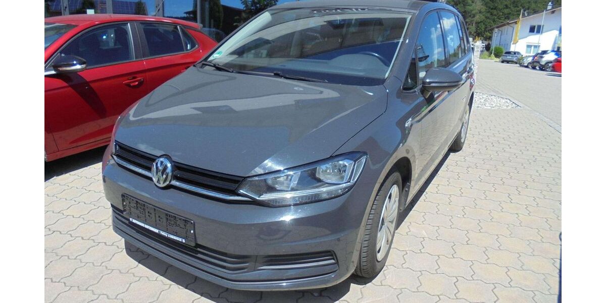VW Touran 178.800 km 11.490 &euro; Petting 83367