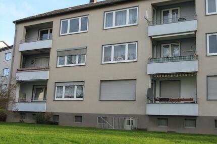 WBS erforderlich - Geräumige Erdgeschoßwohnung mit Balkon