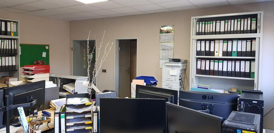 Immobilie Lager Produktionshalle Büro auf gr.Gst.anB1undB112 zimmer