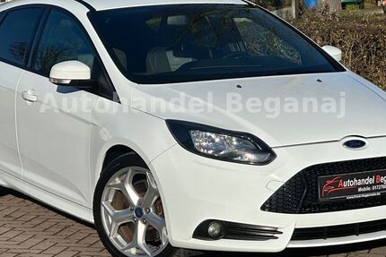 Ford Focus 114.000 km 12.799 € Lamspringe 31195