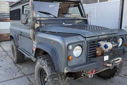 Land Rover Defender 179.500 km 19.900 &euro; Cottbus 03042