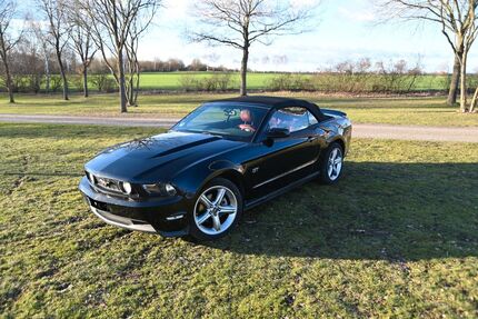 Ford Mustang 183.000 km 12.000 &euro; Neustadt 31535