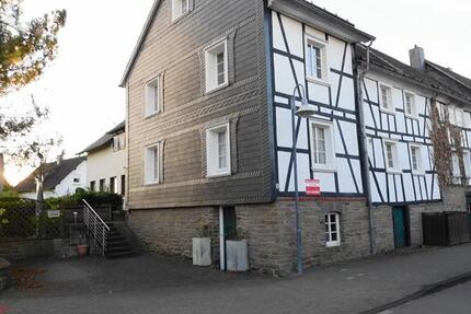 Haus Nümbrecht - 7 Zimmer, 122 m&sup2;, 249.000&euro; | Angebot:23748778