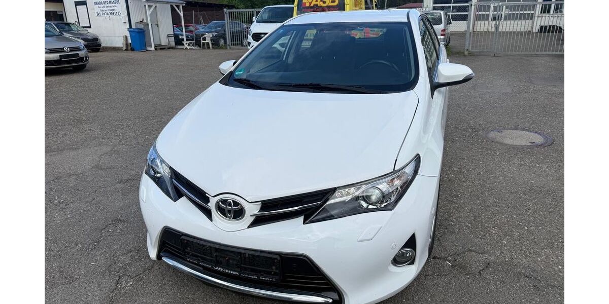Toyota Auris 197.000 km 4.999 &euro; Tuttlingen 78532