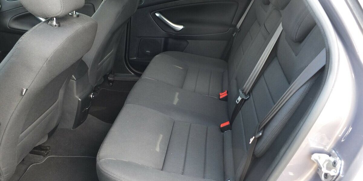 Ford Mondeo 2.0TDCi AUTOMATIC-PROBLEME NAVI XENON PDC B 143.215 km 7.000 &euro; Köln 50858