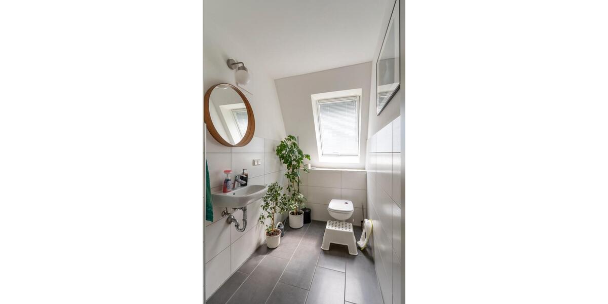Dachgeschoßwohnung Berlin Lichtenberg - 3.5 Zimmer, 108 m&sup2;, 2.000&euro; | Angebot:26699559