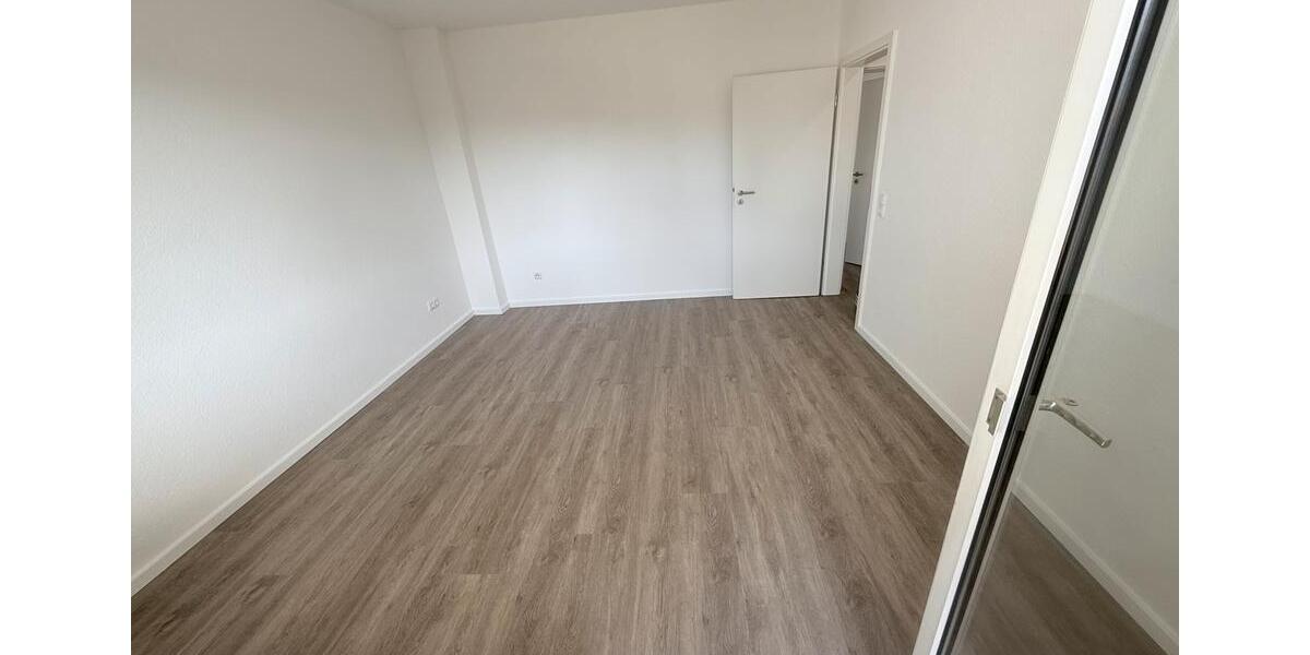 Erdgeschoßwohnung Köln Porz - 4 Zimmer, 74 m&sup2;, 1.300&euro; | Angebot:25407437