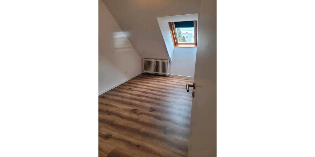 Dachgeschoßwohnung Rheinzabern - 3 Zimmer, 75 m&sup2;, 1.100&euro; | Angebot:26287098