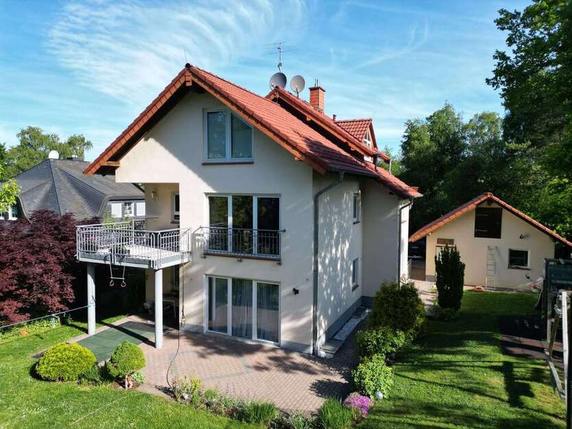 Haus zum Kaufen in Taunusstein 1.050.000 € 241 m²