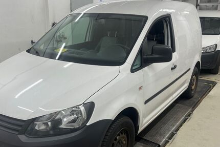 VW Caddy 142.000 km 6.990 &euro; Freiberg 09599