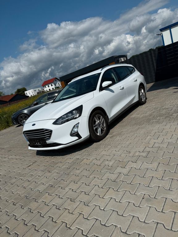 Ford Focus 87.000 km 16.499 € Wetter 35083