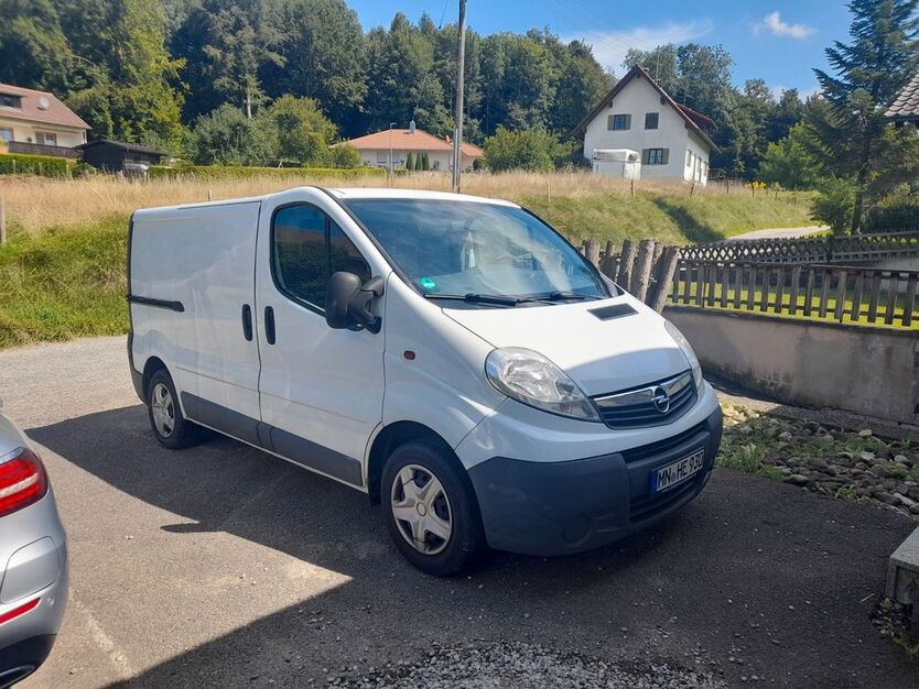 Opel Vivaro 195.000 km 7.200 € Niederrieden 87767