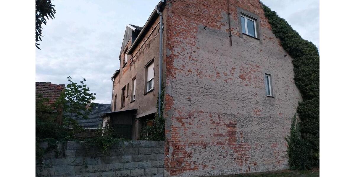 Mehrfamilienhaus, Wohnhaus Genthin - 8 Zimmer, 220 m&sup2;, 123.000&euro; | Angebot:26696862