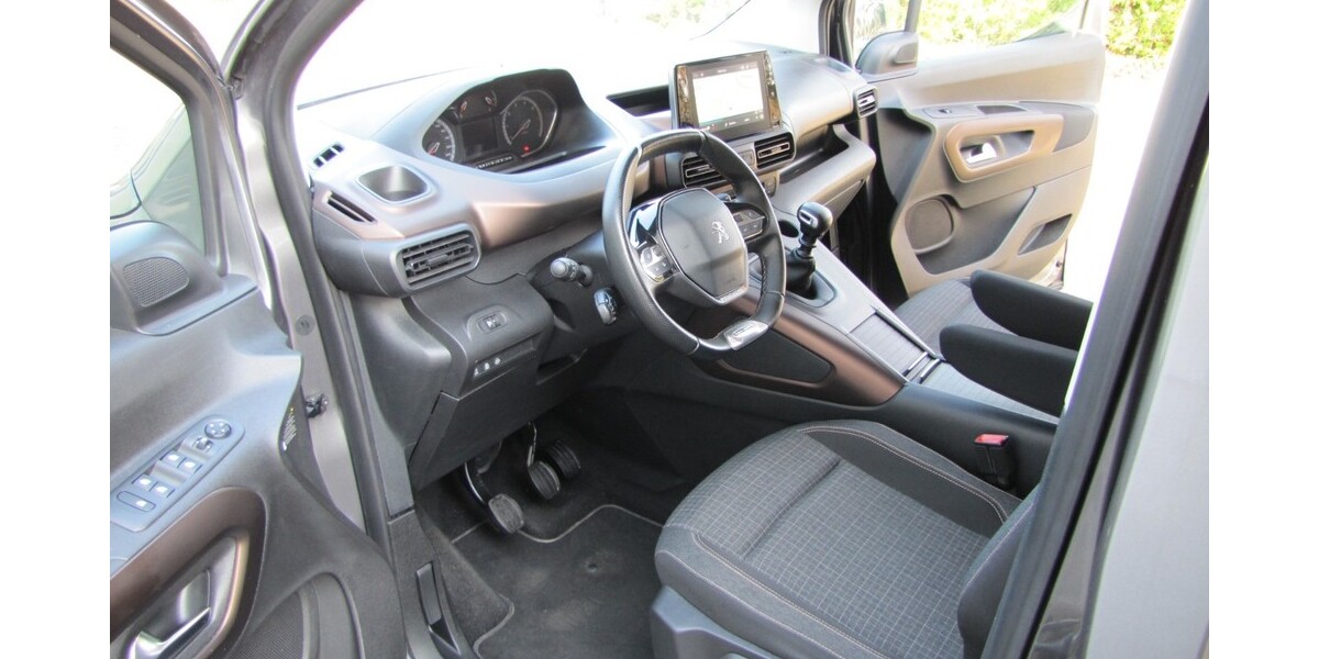 Peugeot Rifter GT-Line L2 53.975 km 20.900 &euro; Böhlen 04564