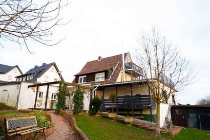 Haus zum Kaufen in Hüllhorst 365.000 € 195 m² 7 zimmer