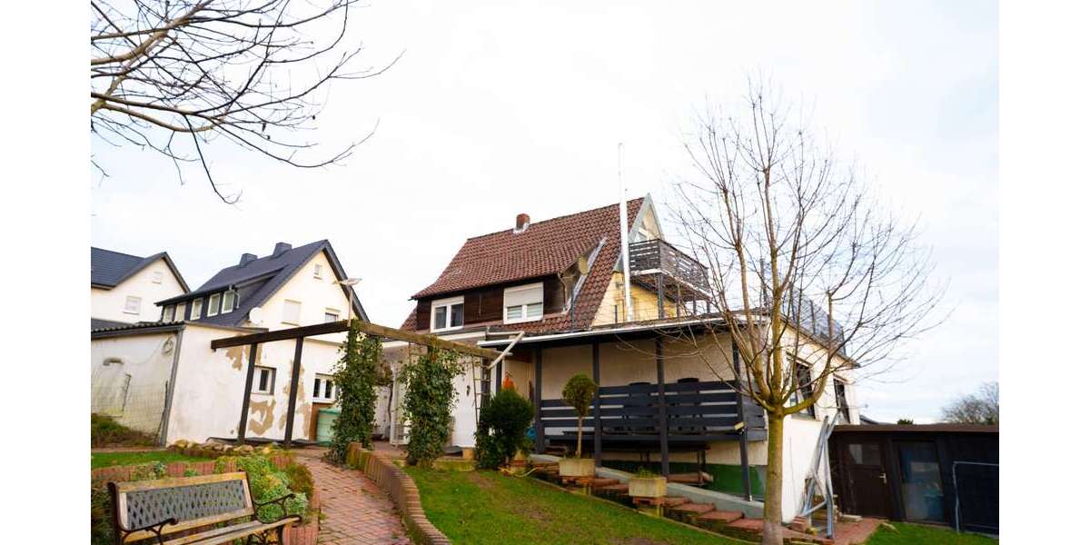 Haus zum Kaufen in Hüllhorst 365.000 € 195 m² 7 zimmer