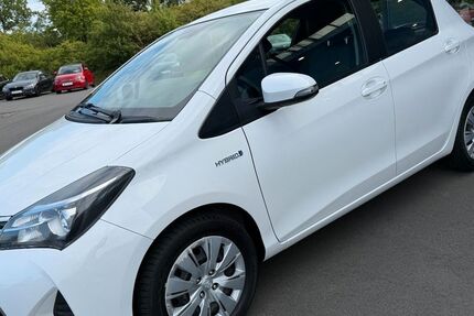 Toyota Yaris 59.720 km 11.980 &euro; Bitburg 54634